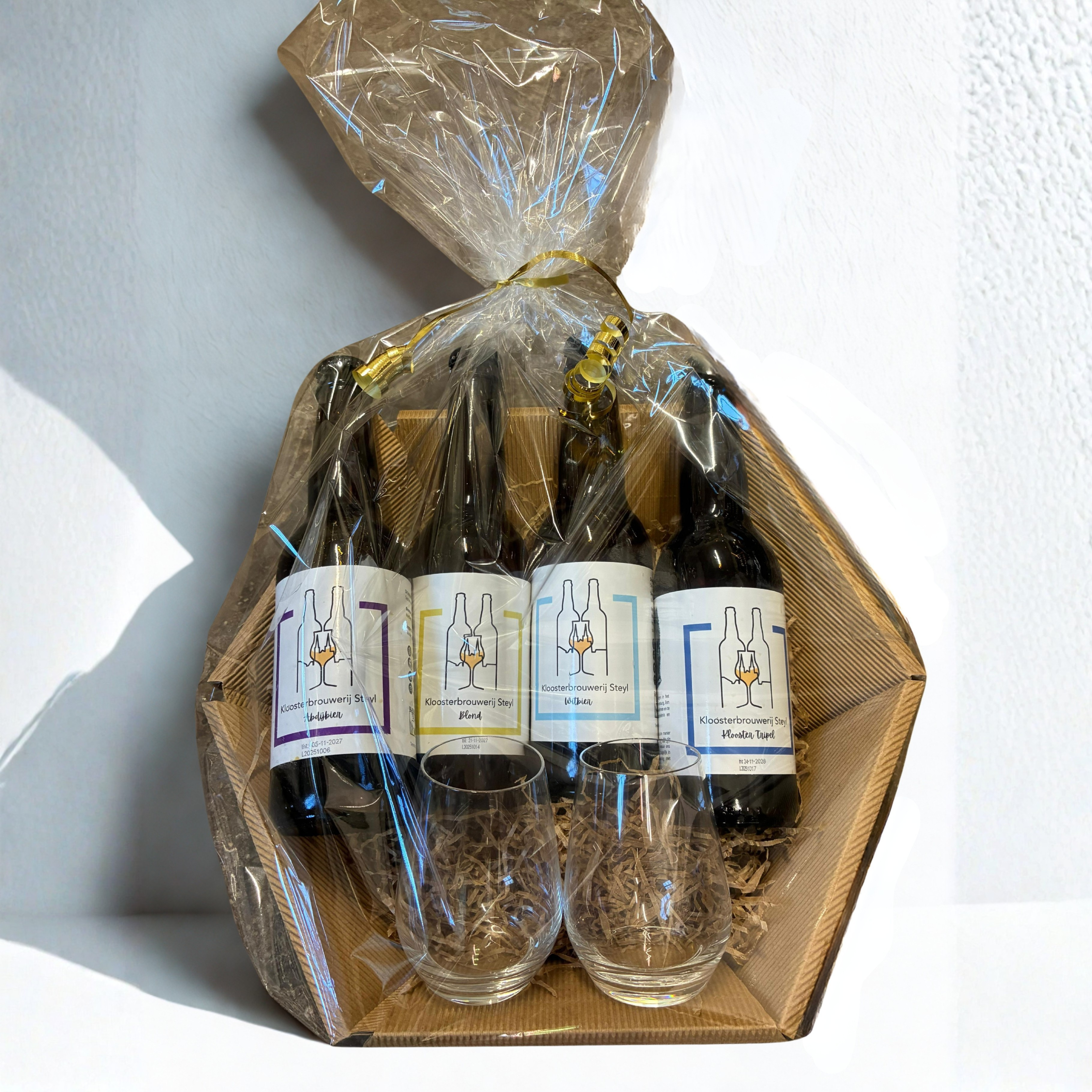 Geschenkset mand 4 + 2 proefglaasjes